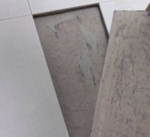 陇西瓷砖空鼓维修公司分享瓷砖铺贴时如果打浆（即涂抹在瓷砖背面和基层上的砂浆或瓷砖胶）过少，会带来以下问题